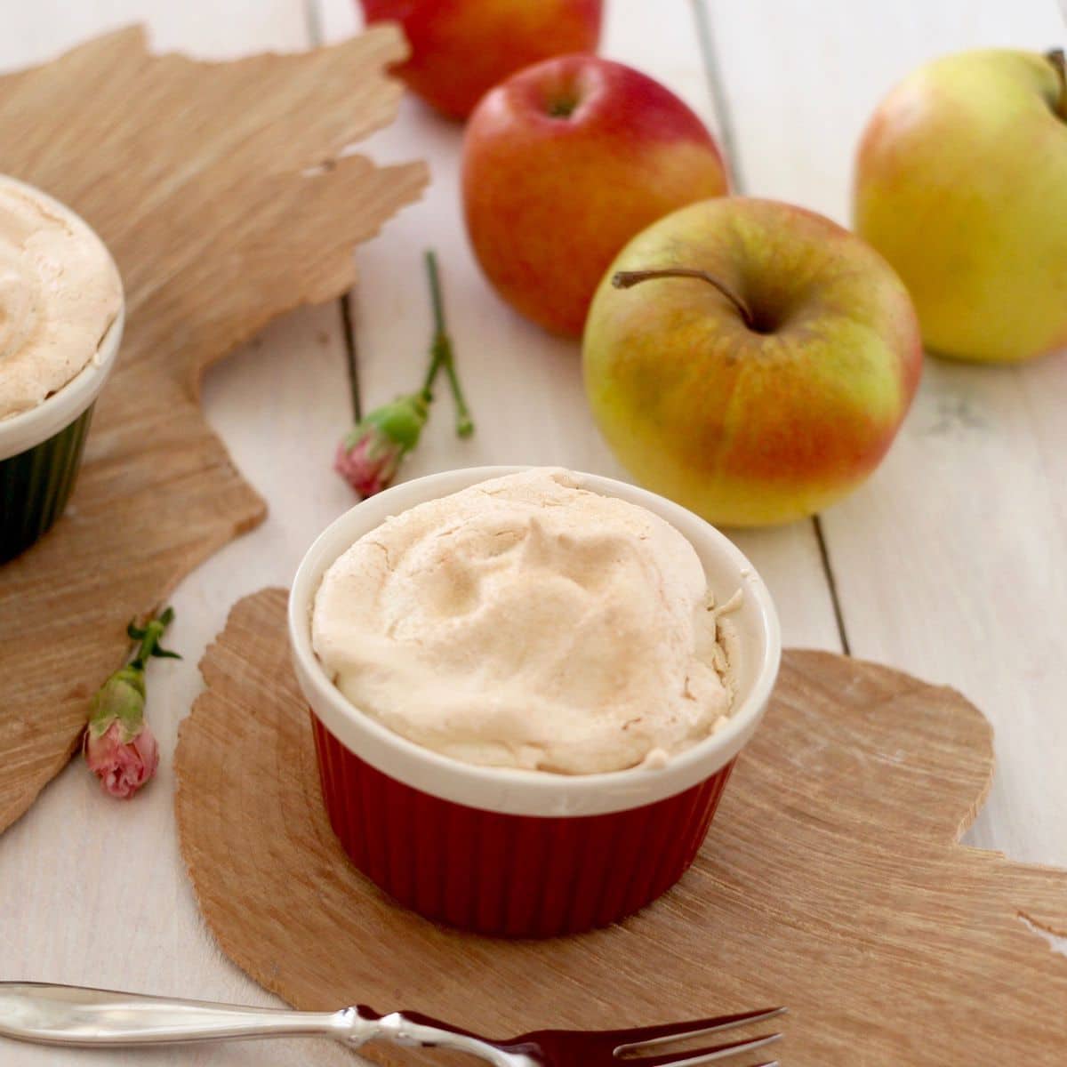 Jabłka zapiekane z pianką