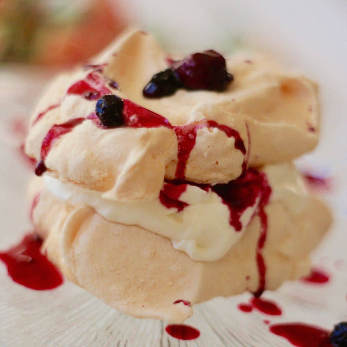 Beza z bitą śmietaną