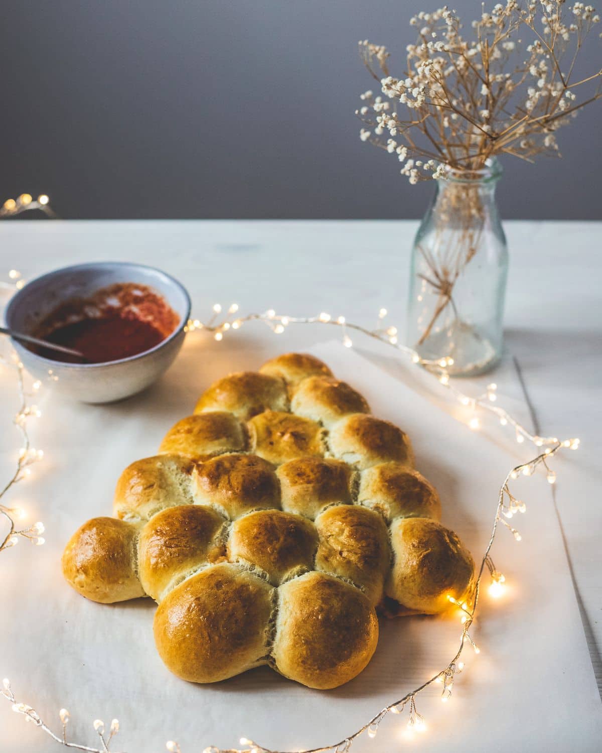 Chlebek do odrywania: z mozarellą i sosem pomidorowym