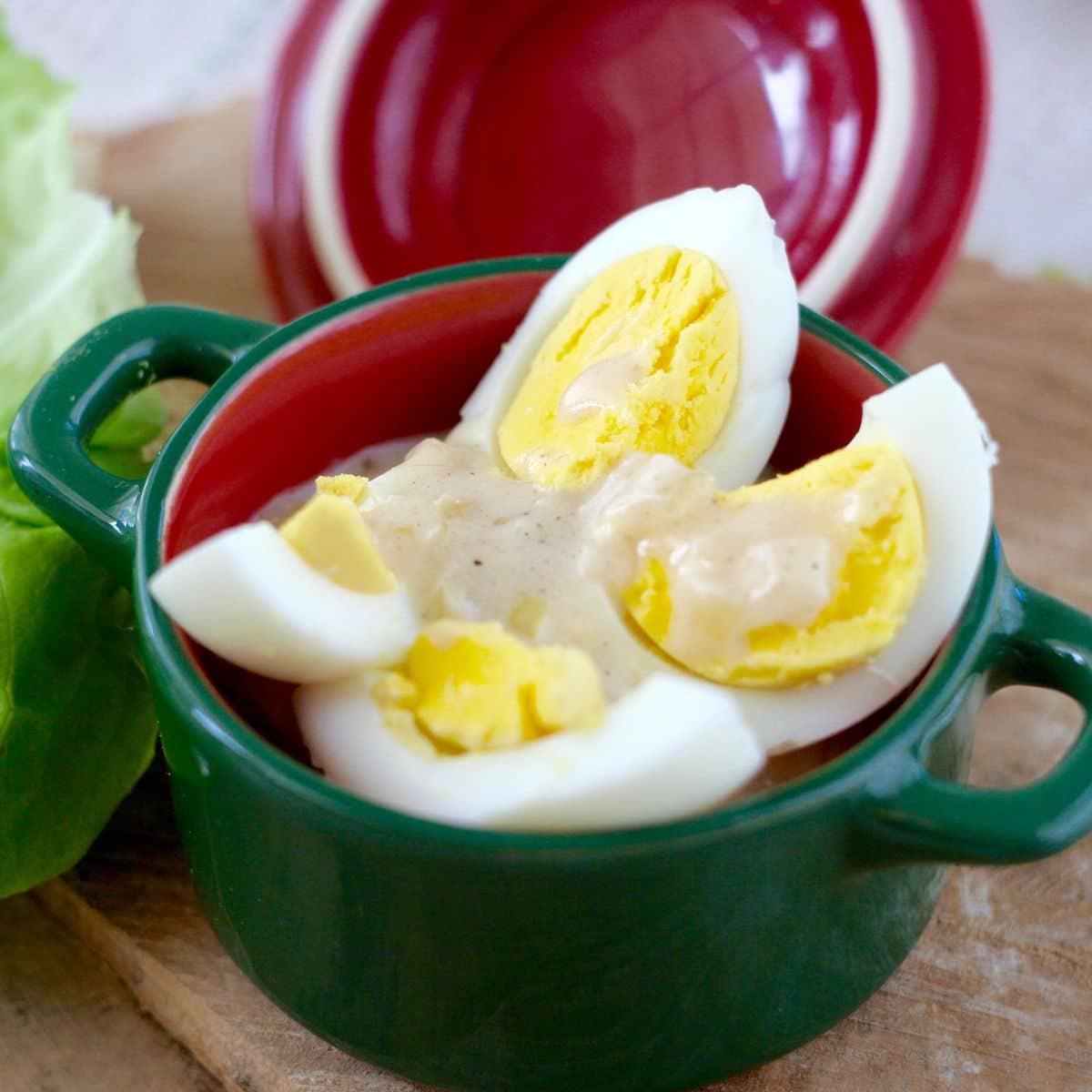 Jajka w sosie cebulowym