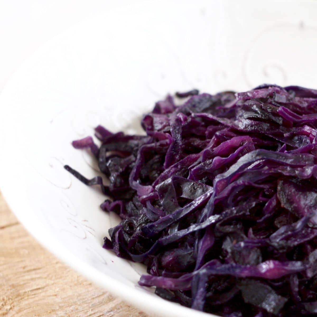 Kapusta czerwona duszona w winie