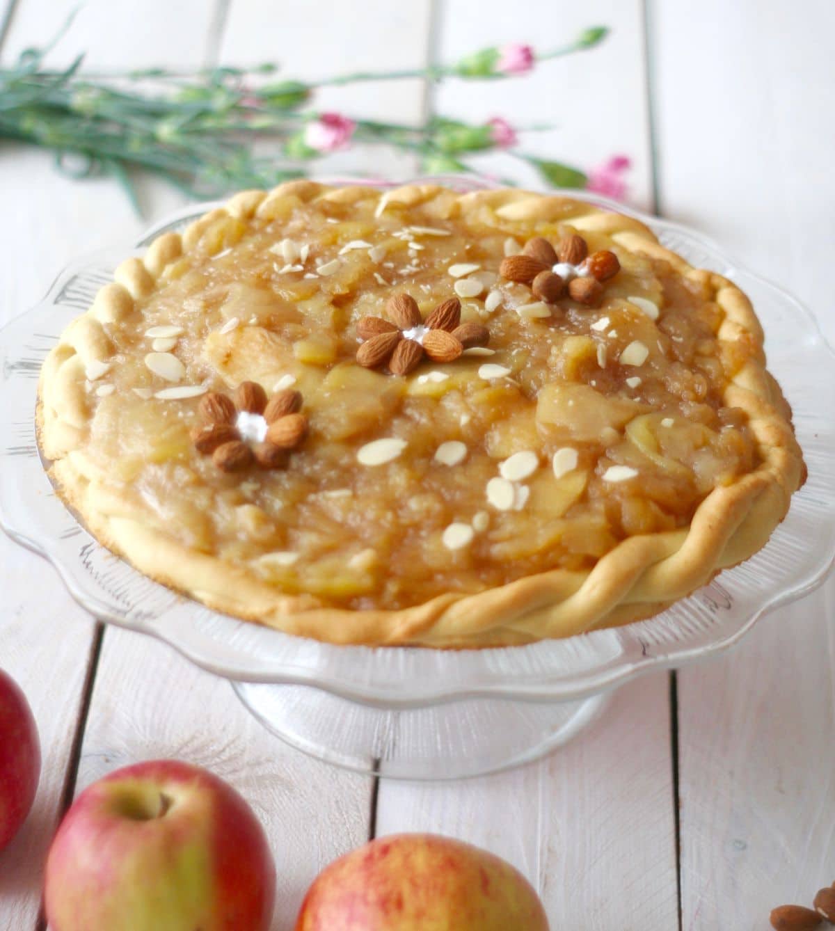 Mazurek jabłkowy z masą migdałową