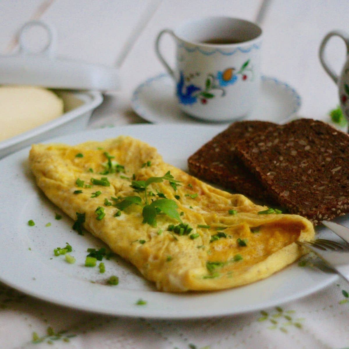 Omlet z zieleniną (aux fines herbes)