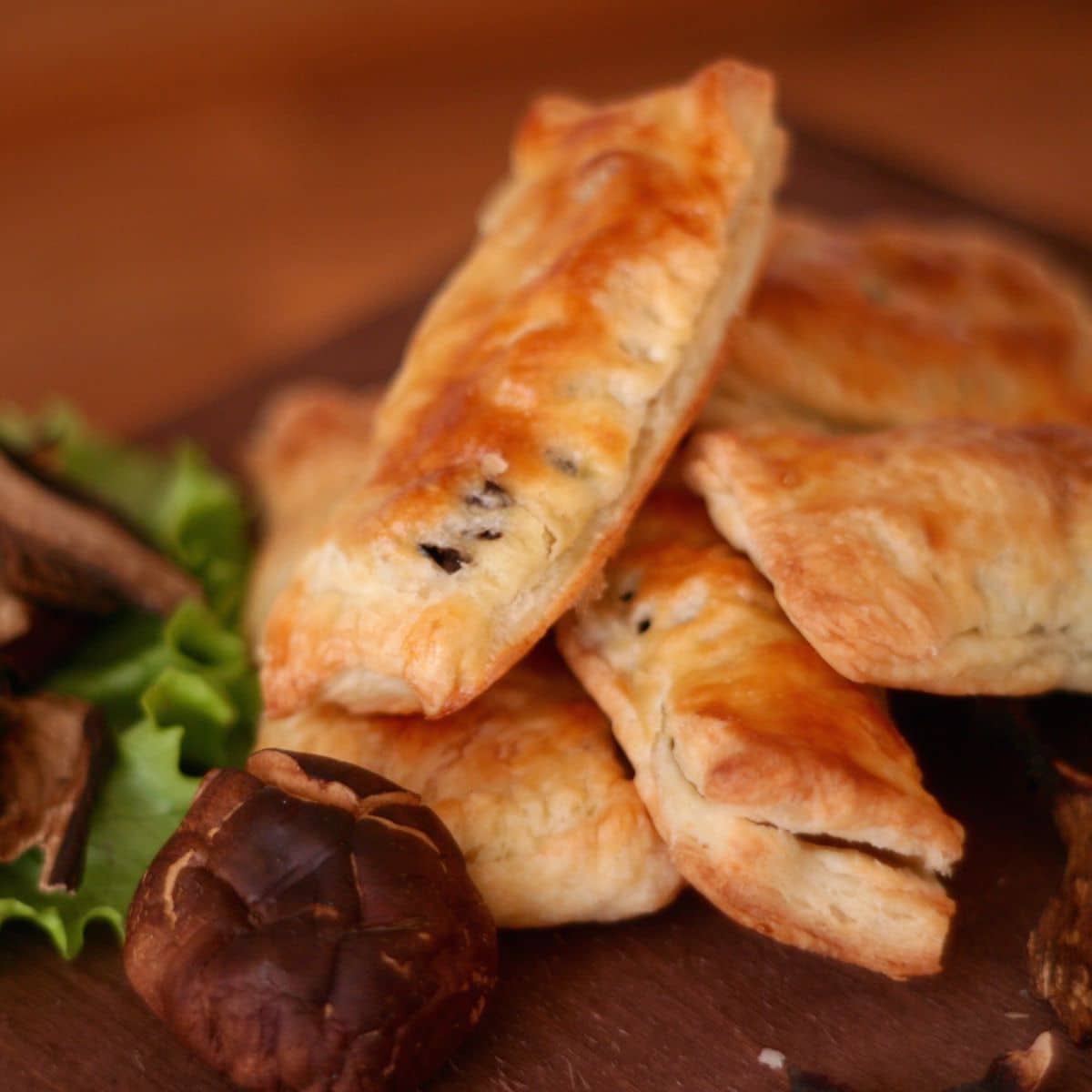 Paszteciki grzybowe w cieście francuskim