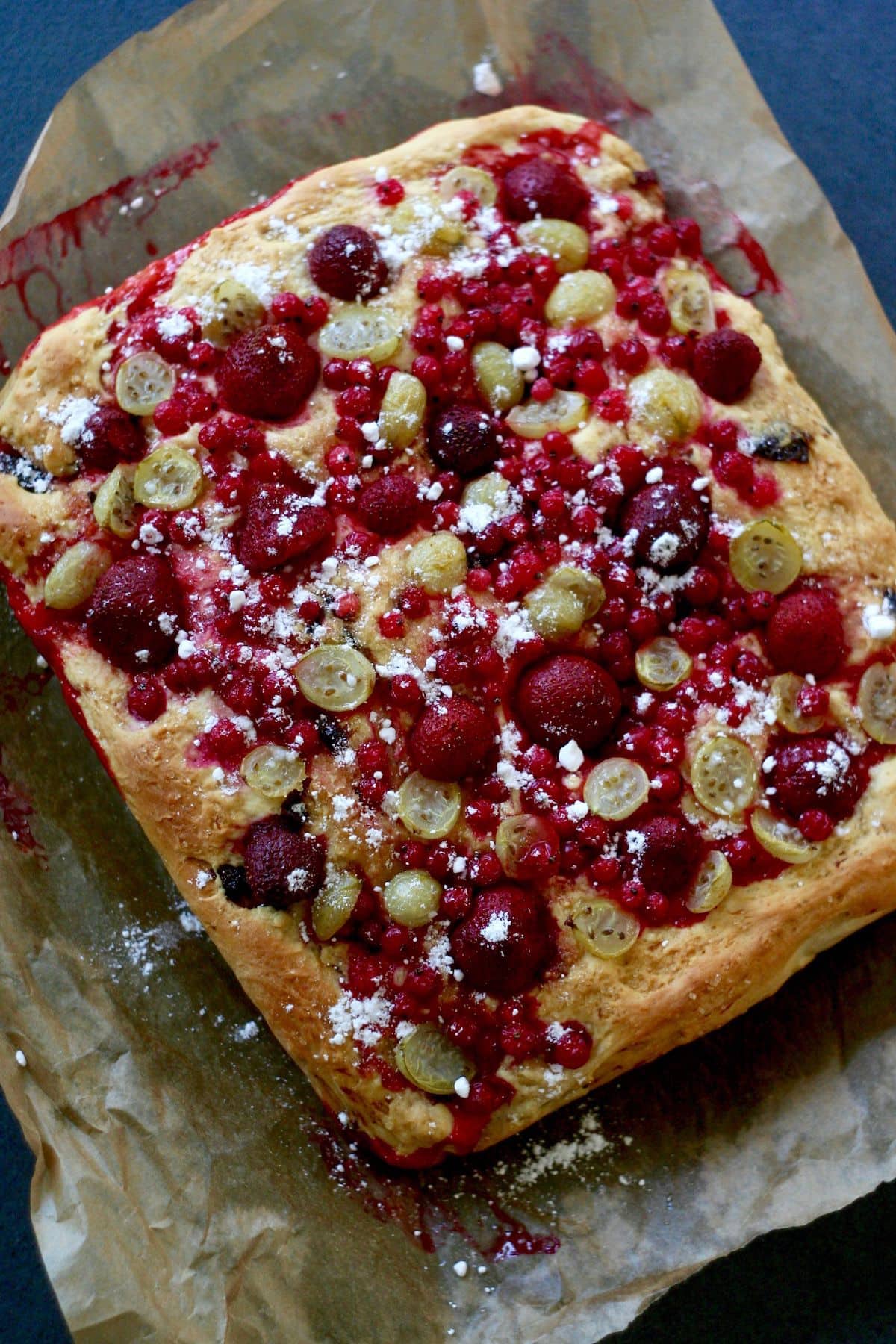 Placek drożdżowy z owocami – zdjęcie 1