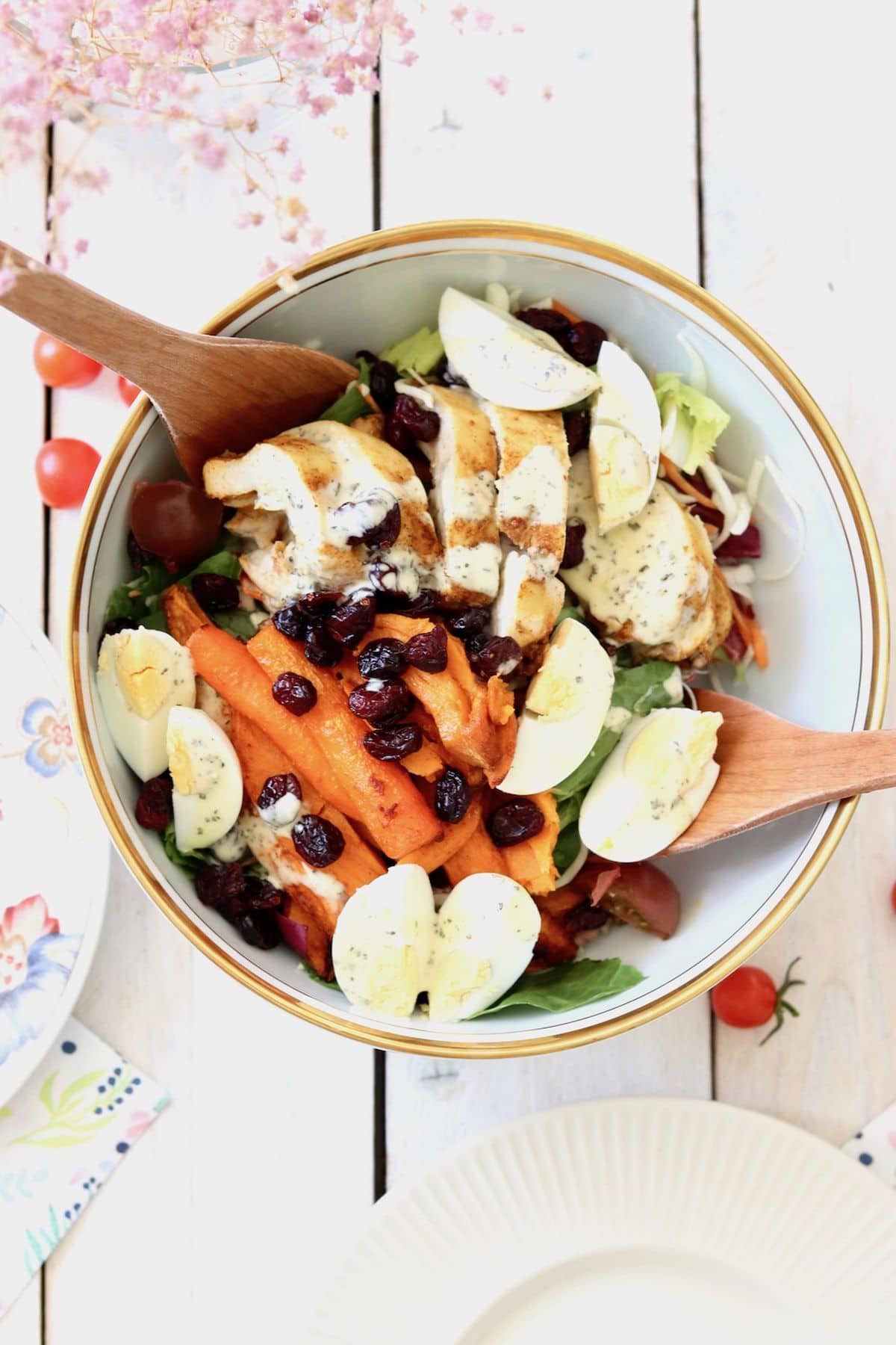 Sałatka z pieczonymi warzywami i kurczakiem